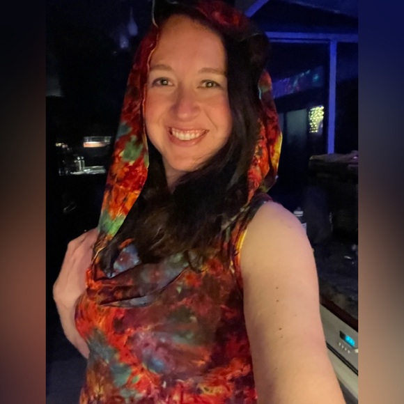 Hi! I’m your friendly Posher, Melissa 🌳 - Picture 8 of 10